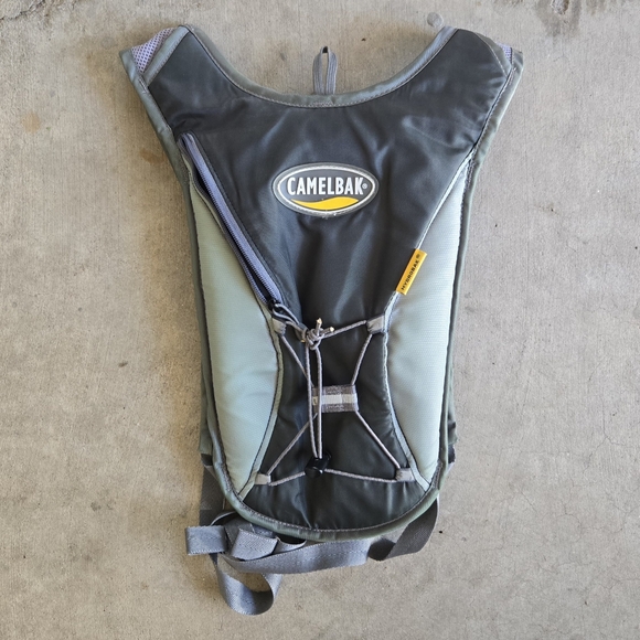 CamelBak HydroBak Hydration Pack Light Weight Cycling Outdoor Running Training - Picture 1 of 6